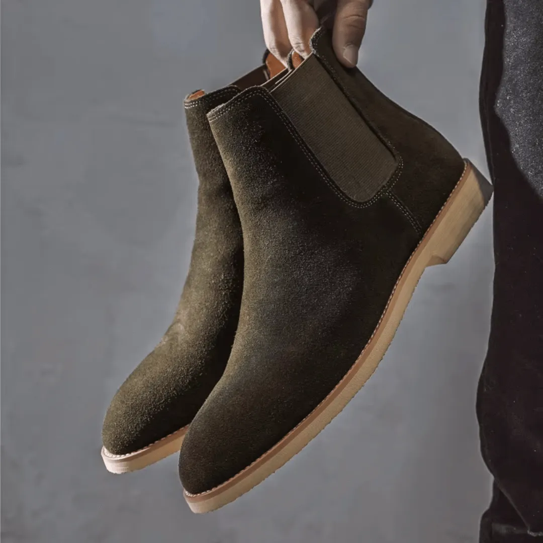 Balfour™ Men's Suede Chelsea Boots