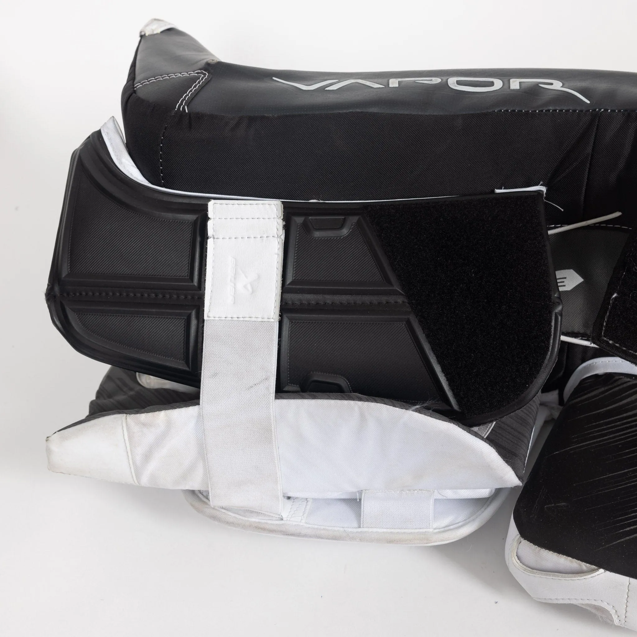 Bauer Vapor HyperLite2 Senior Goalie Leg Pads - USED S