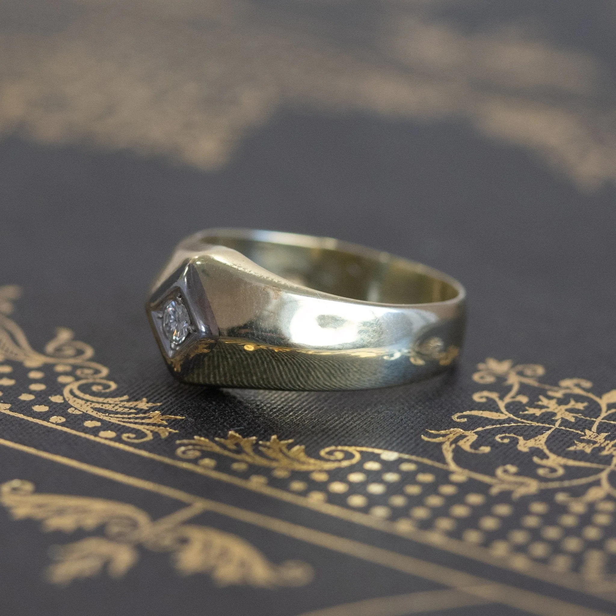 Diamond and Gold Knife Edge Unisex Band