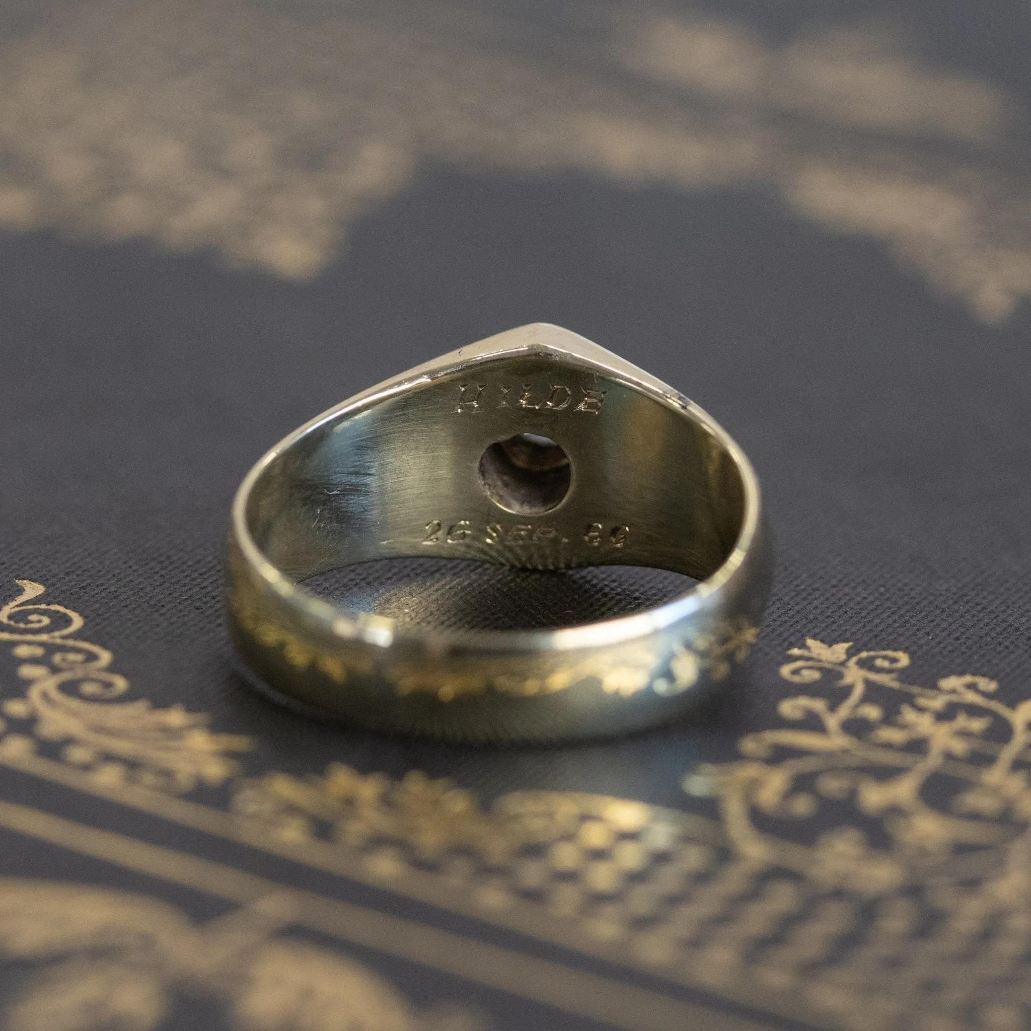 Diamond and Gold Knife Edge Unisex Band