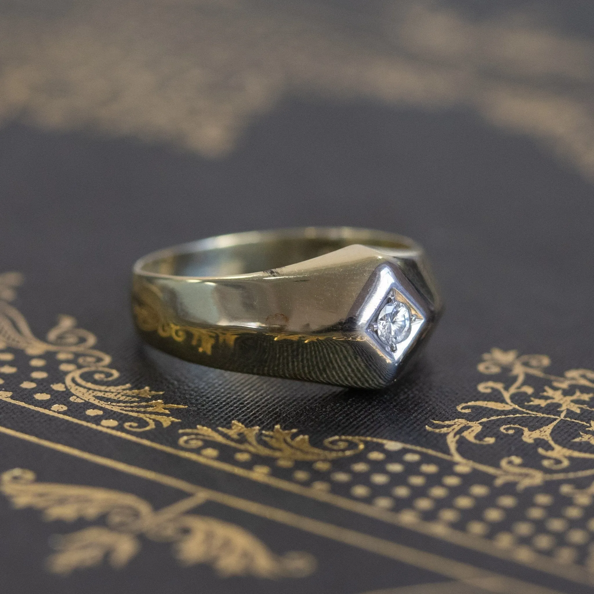 Diamond and Gold Knife Edge Unisex Band
