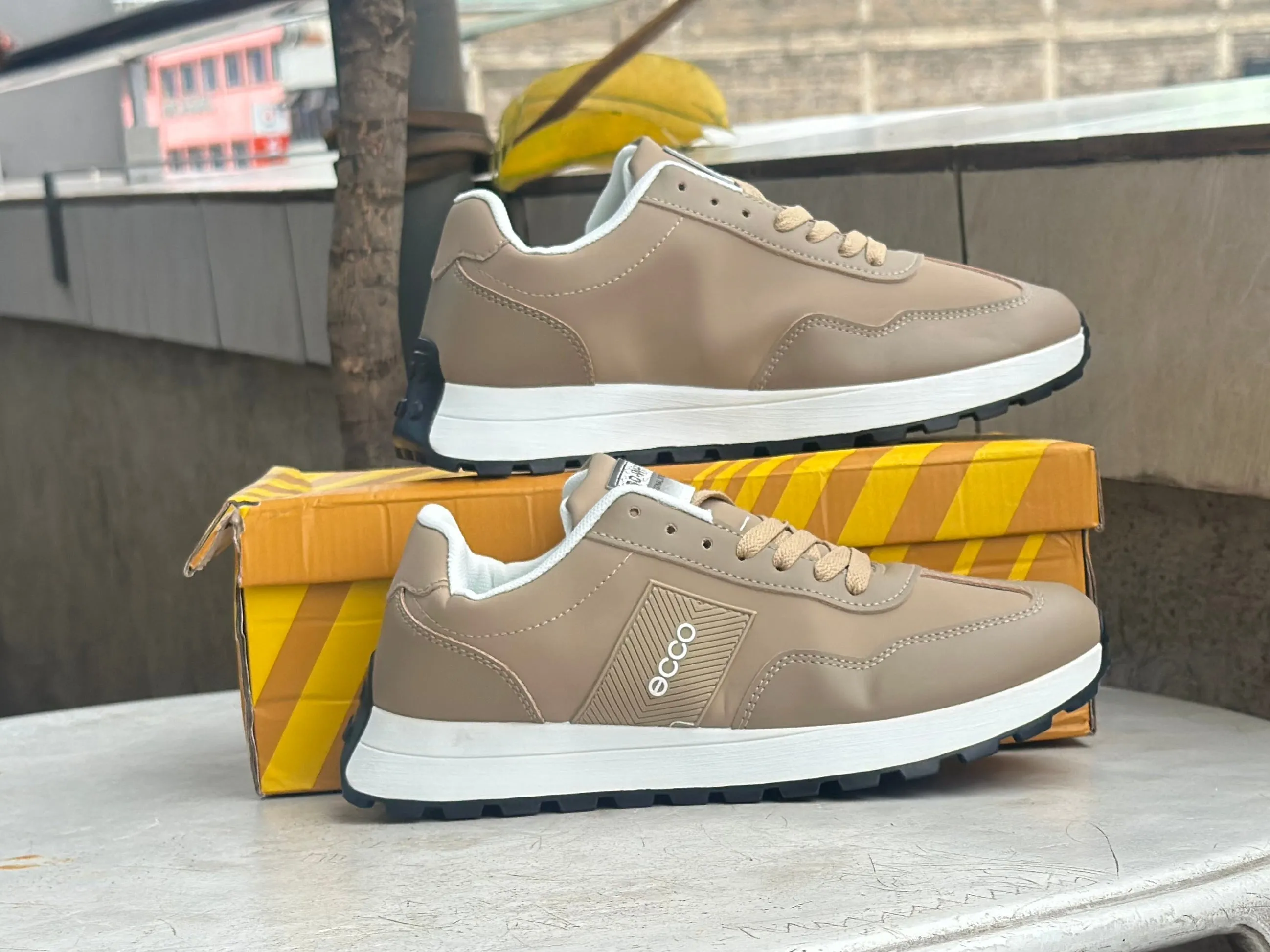 Ecco Soft Tred Sneakers