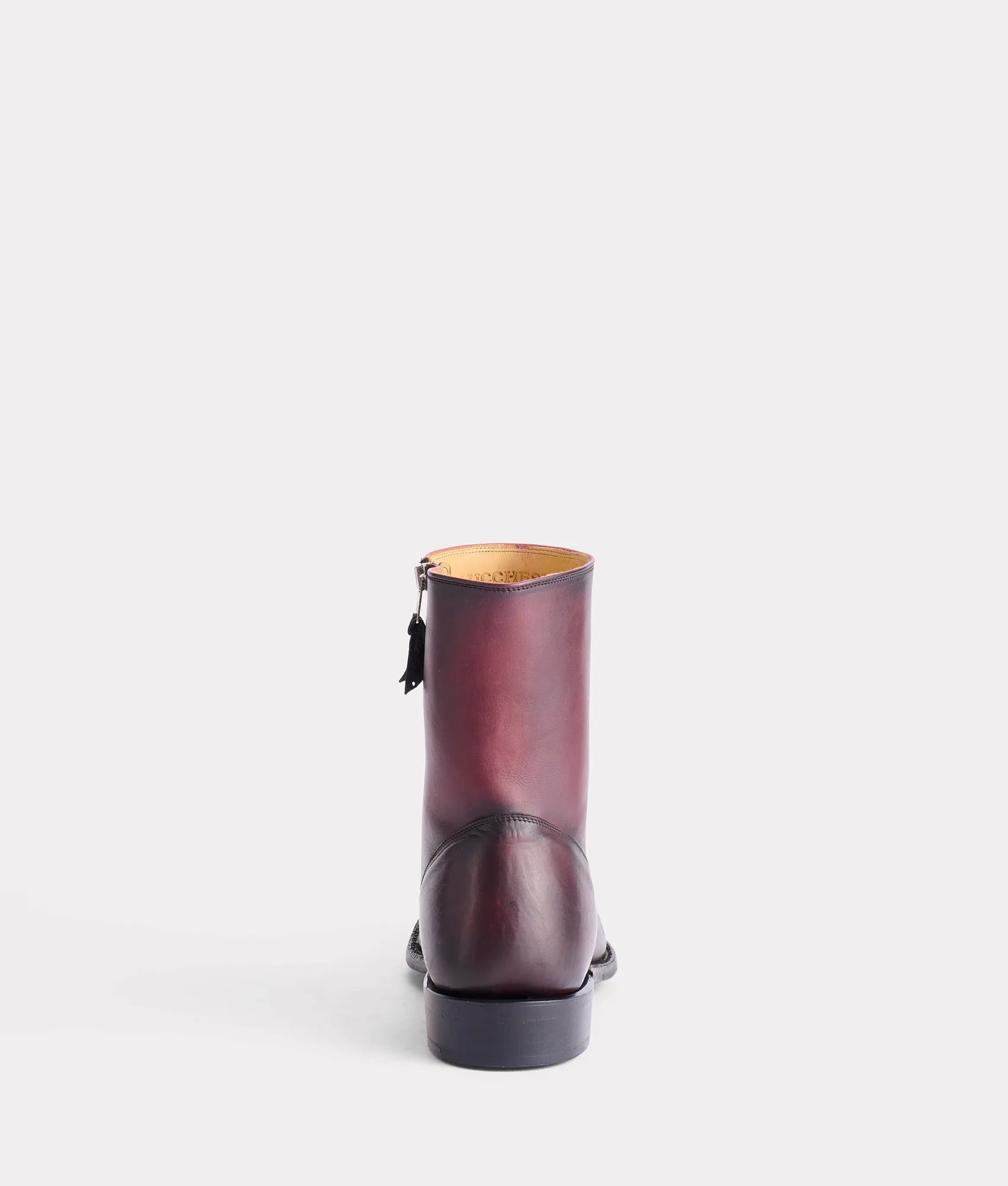 Jonah :: Black Cherry