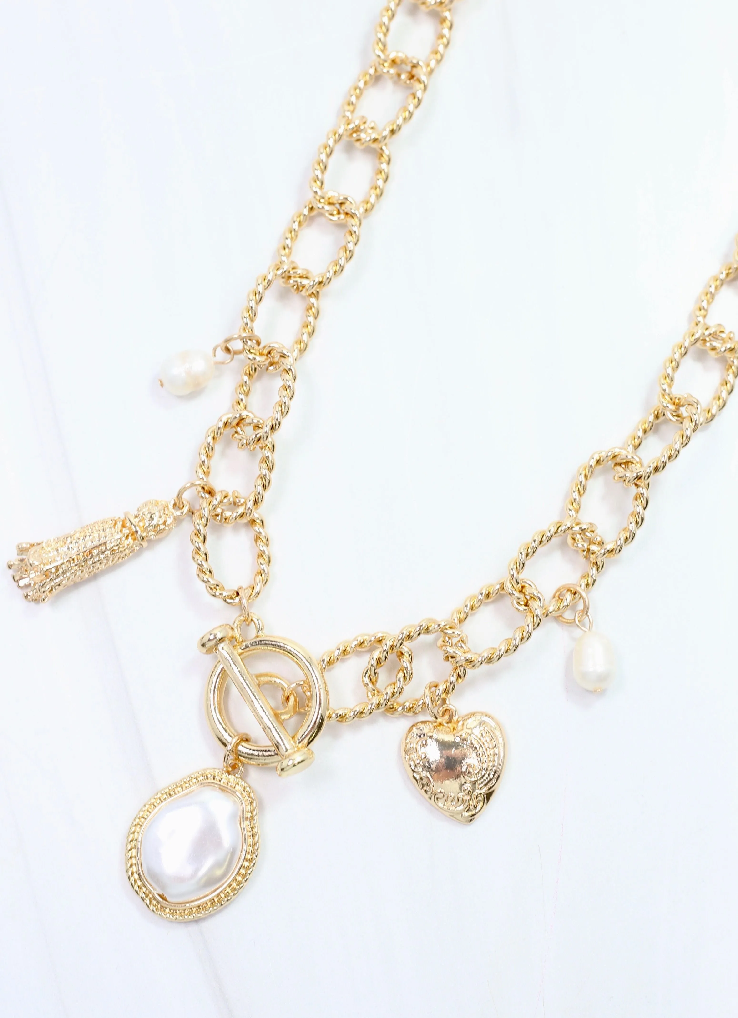 Nicky Charm Necklace Gold