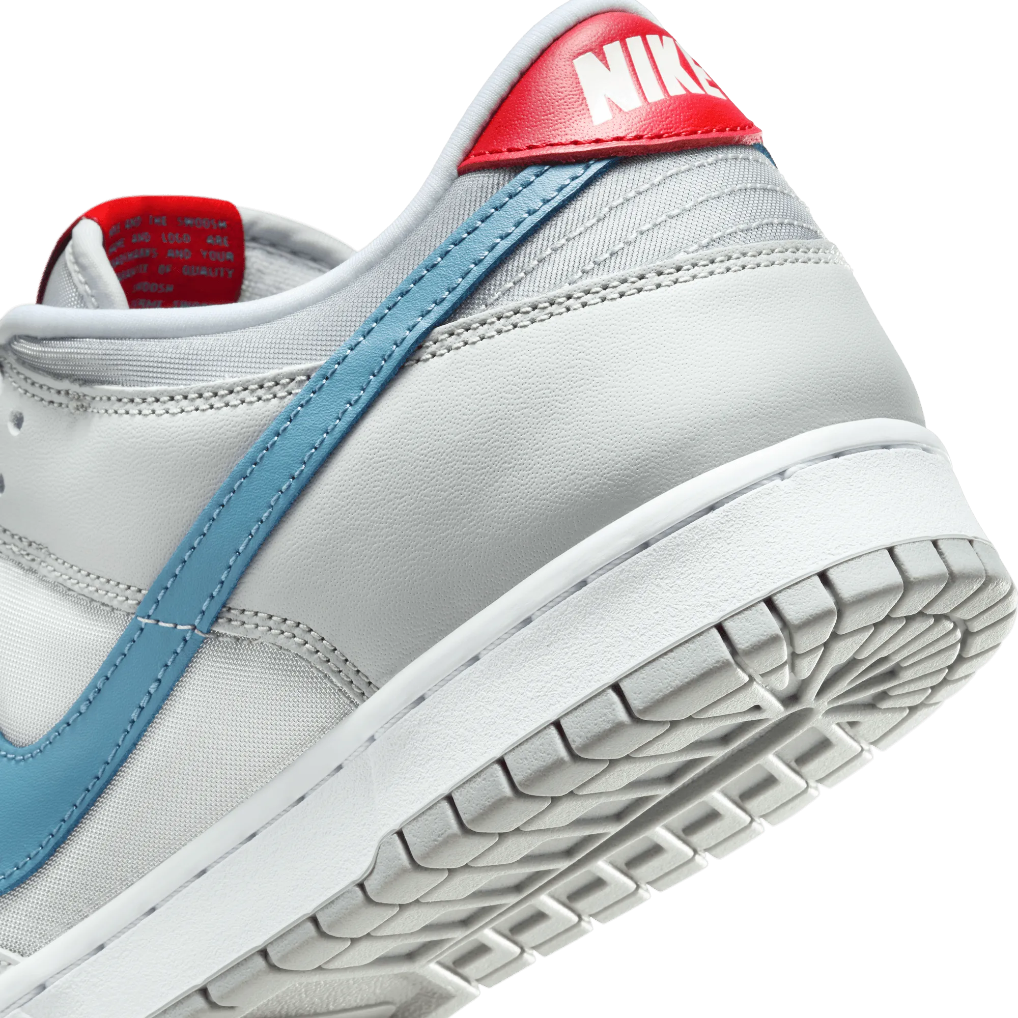 NIKE DUNK LOW
