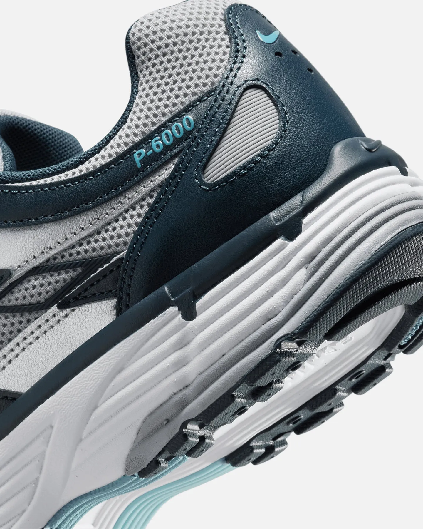 Nike P-6000 Armory Navy