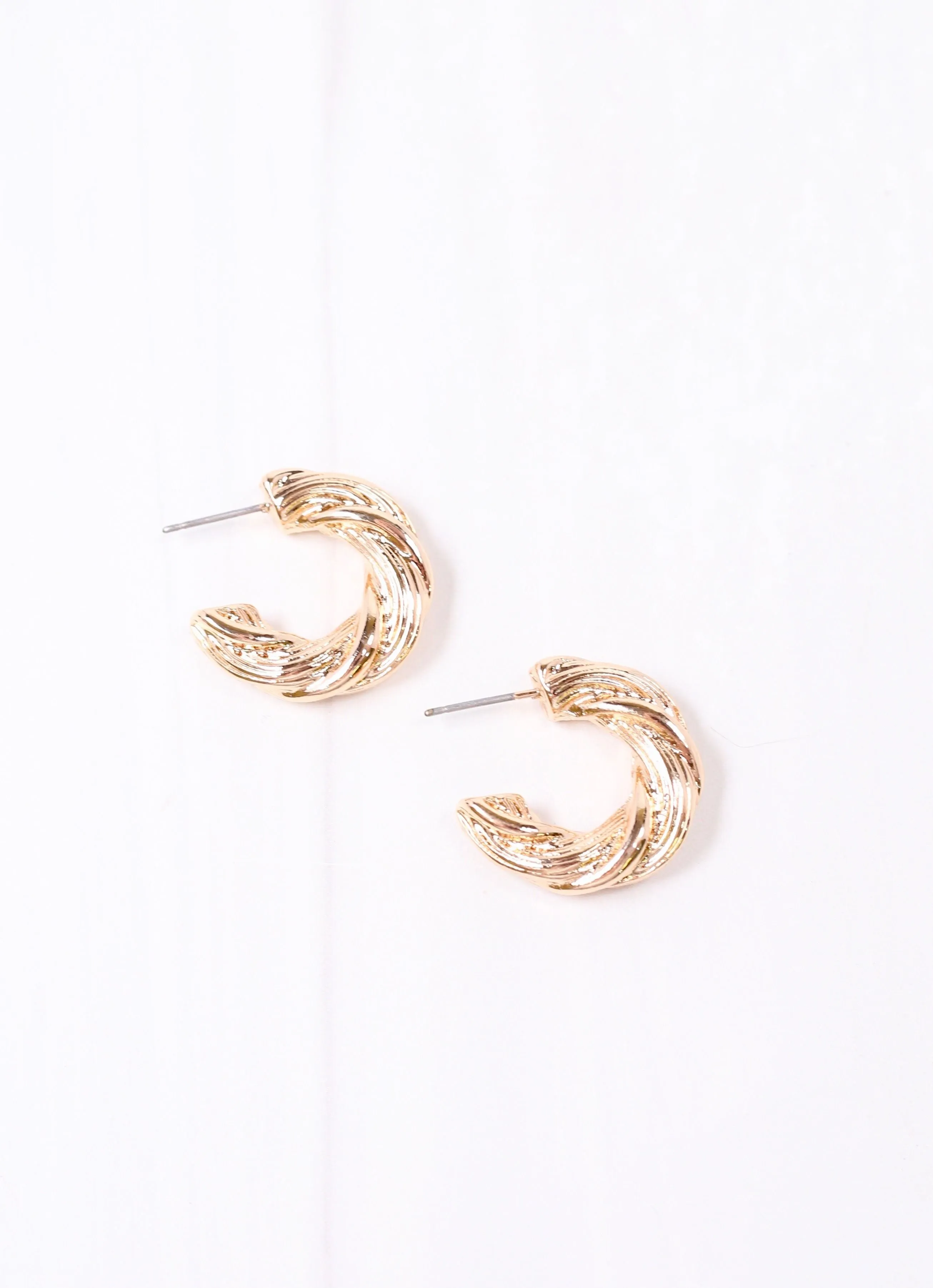 Peeples Twisted Hoop Earring GOLD