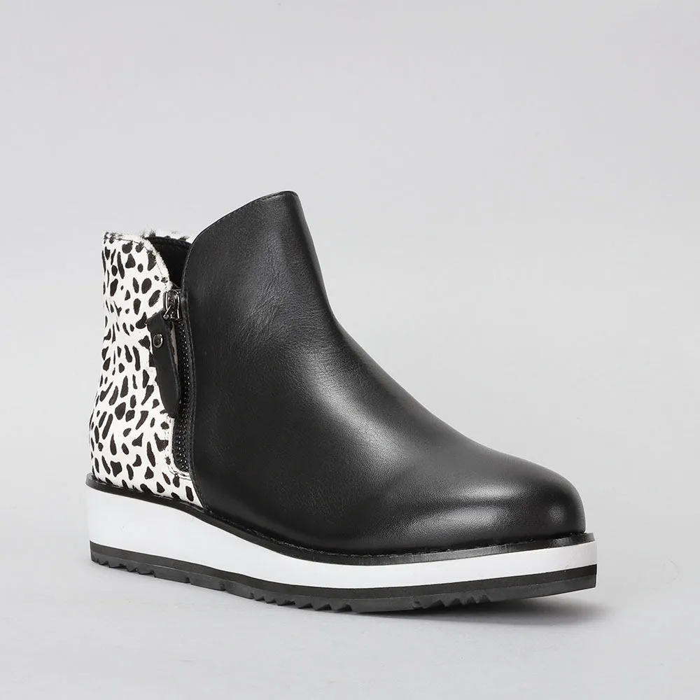 STOW - Black/Snow Pony