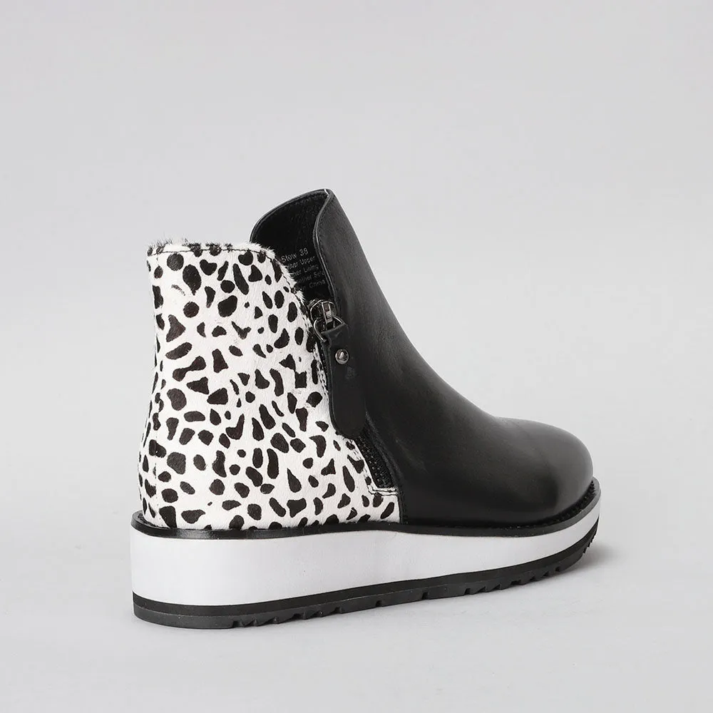 STOW - Black/Snow Pony