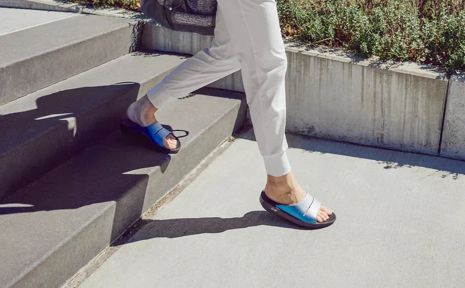 WOMEN'S OOFOS OOAHH LUXE SLIDE | FROST