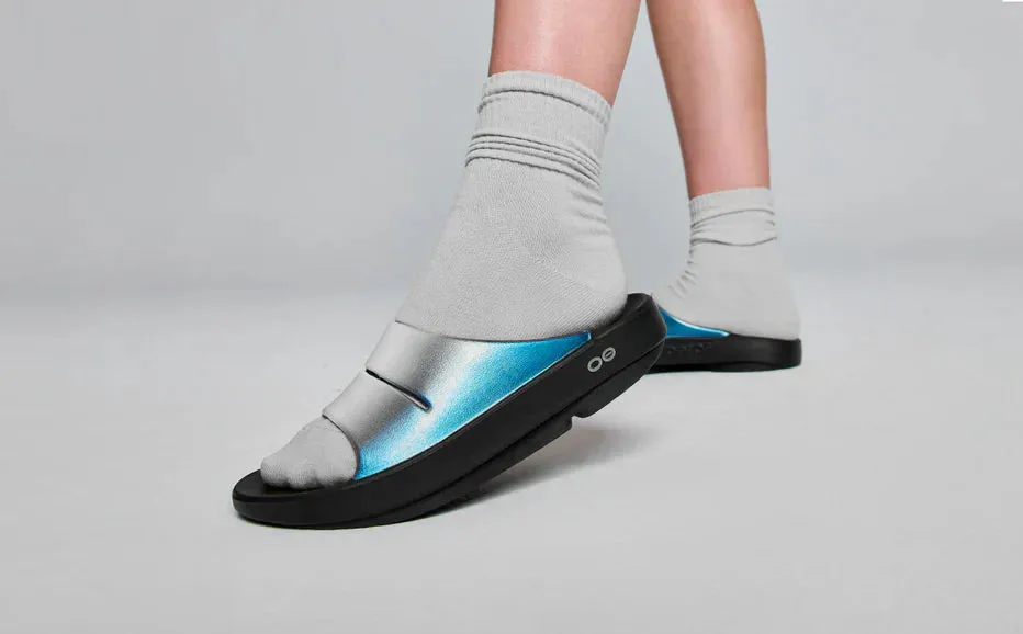 WOMEN'S OOFOS OOAHH LUXE SLIDE | FROST